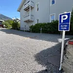 河边穆勒旅馆 3*